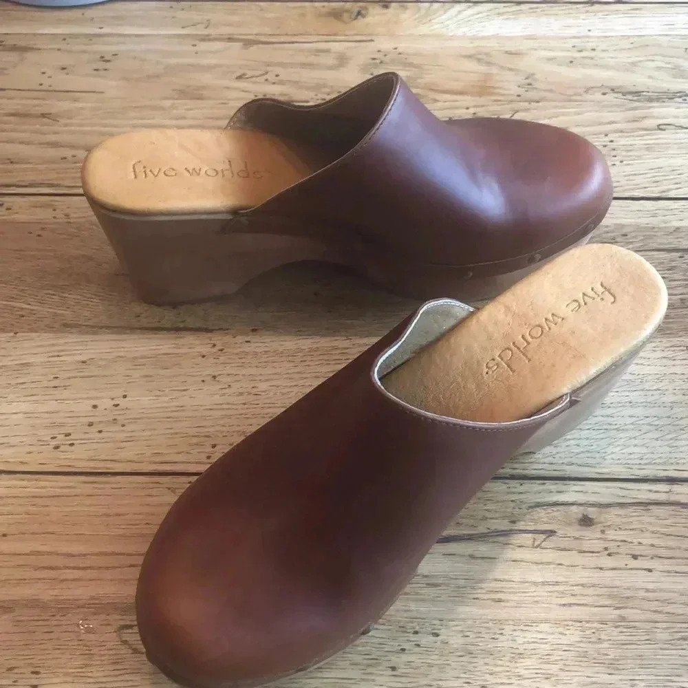 Five Worlds Cordani Zorba Platform Clogs. Size 11